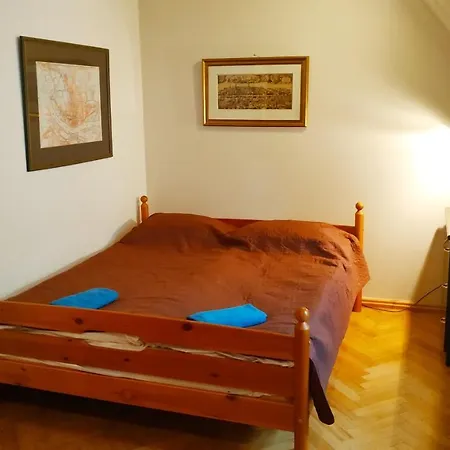 Old Town Charm Apartment *